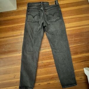 Women’s straight/skinny black Levi’s